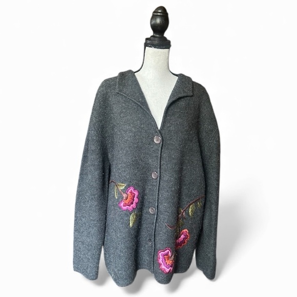 Eagles Eye Sweaters - Vintage Eagle’s Eye Women’s Gray Wool Floral Embroidered Cardigan, Size XL